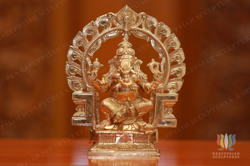 KSPG39 – Panchaloha Bronze Ganesh Seated With Prabhavali 7″