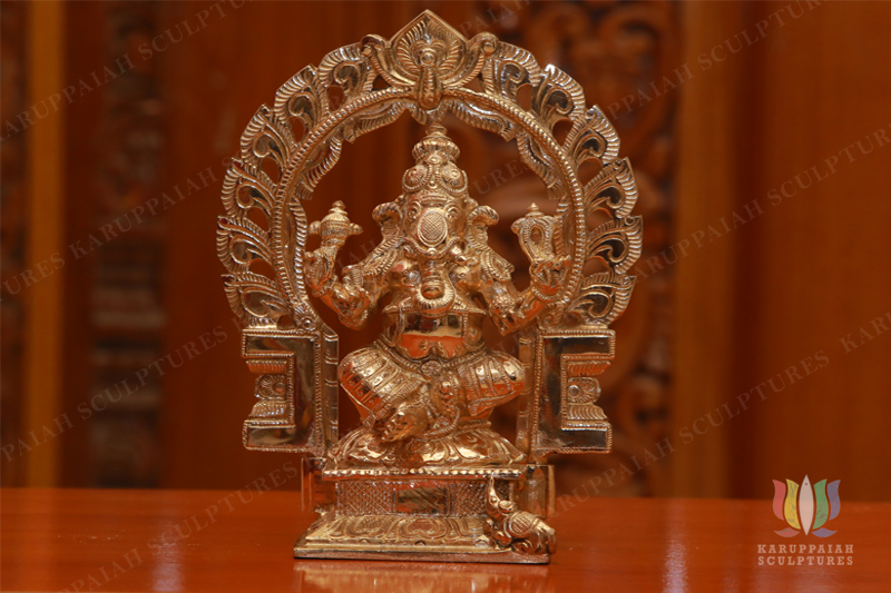 KSPG40 – Panchaloha Bronze Ganesh Seated With Prabhavali 7″