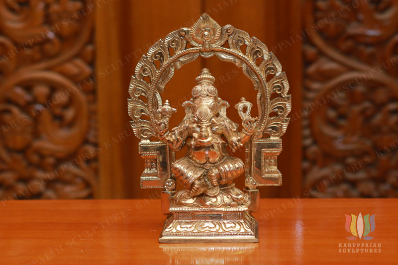 KSPG54 – Panchaloha Bronze Ganesh Seated With Prabhavali 7″
